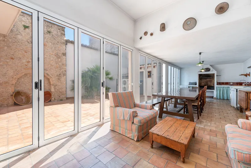 Magnificent village town house with patio and large garage located in the heart of Pollença, the old town — photo 6