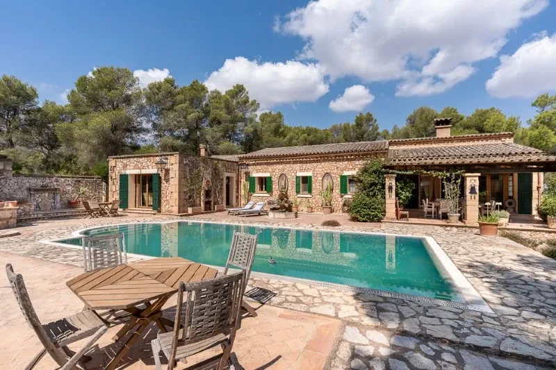 Country house in the middle of nature, near Son Macia, set on a large plot offering total privacy and panoramic views — photo 1