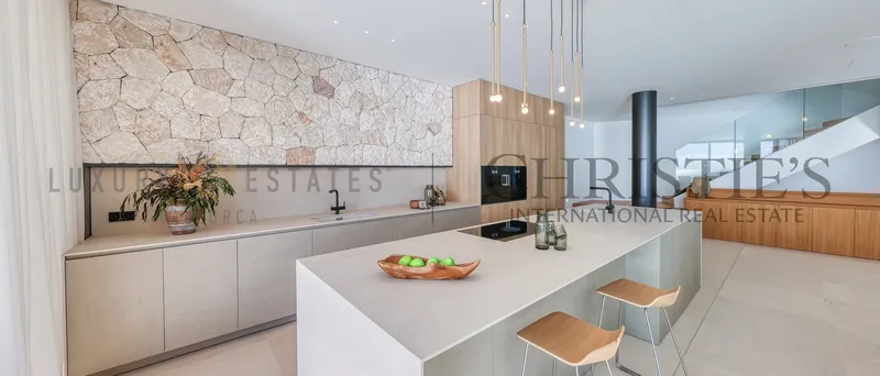 Luxury villa in Santa Ponsa in first sea line in direct proximity to Port Adriano — photo 6
