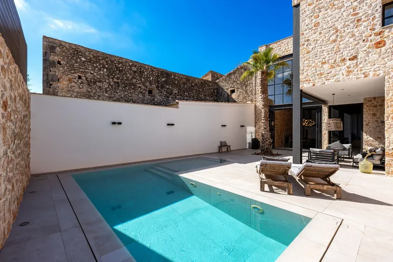 Design townhouse in the heart of Santanyí with 360° roof terrace — photo 2