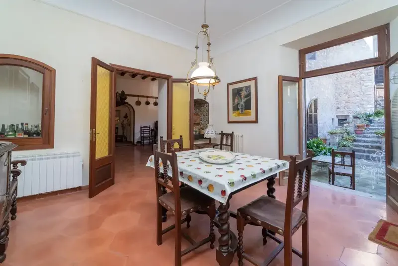 Historic property for sale in the heart of Fornalutx with beautiful views of the Sierra de Tramuntana — photo 8