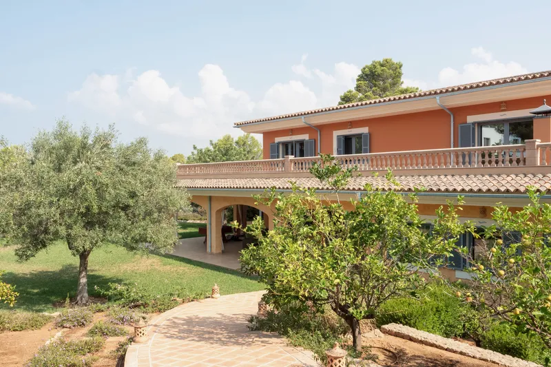 Elegant villa with pool in exclusive Santa Ponsa — photo 2