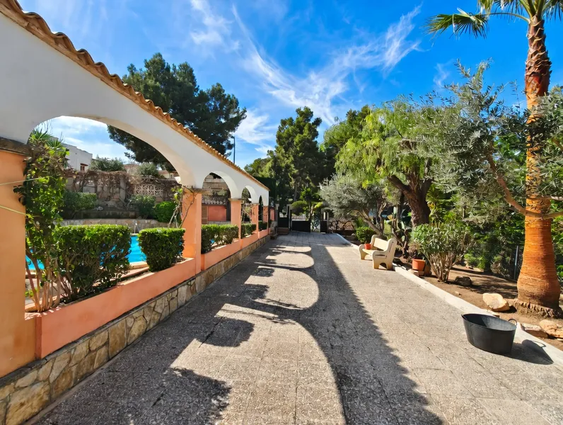 House with Pool for Sale in Santa Ponsa — photo 2