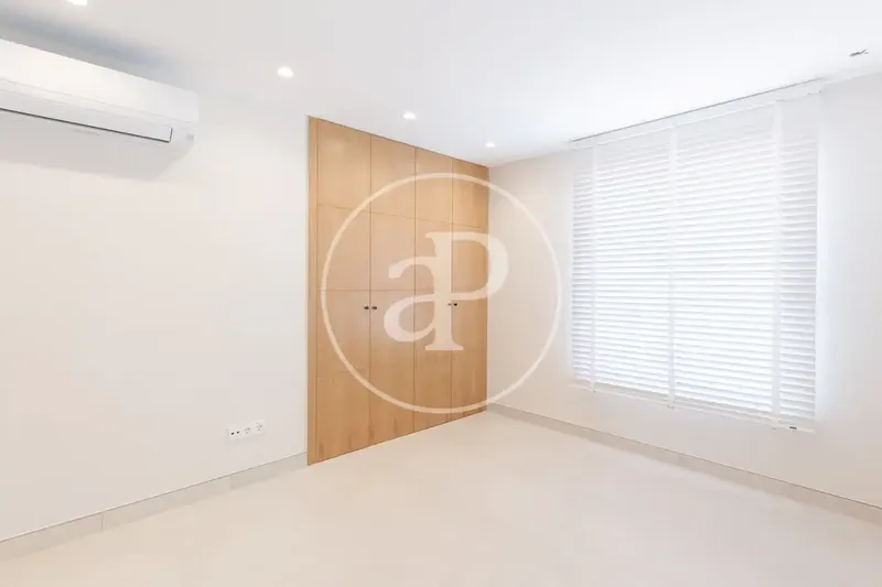 Piso con terraza en venta en Avinguda de Gabriel Roca i Garcías — photo 12