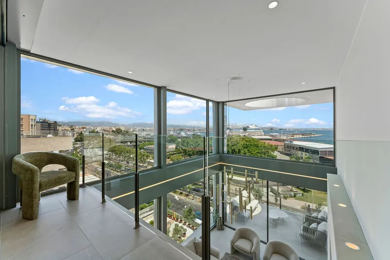 Spectacular Duplex Penthouse with Panoramic Views of Palma's Harbor, Cathedral, Sea and Mountains - Living Area (15475) — photo 12