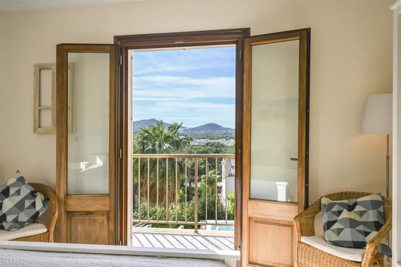 This magnificent luxury residence in Mallorca, located in Cala Ratjada, offers a privileged position in an exclusive residential area — photo 11