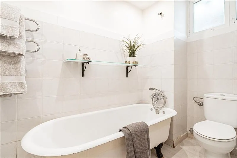 Ground floor flat with a courtyard in the historic centre — photo 8