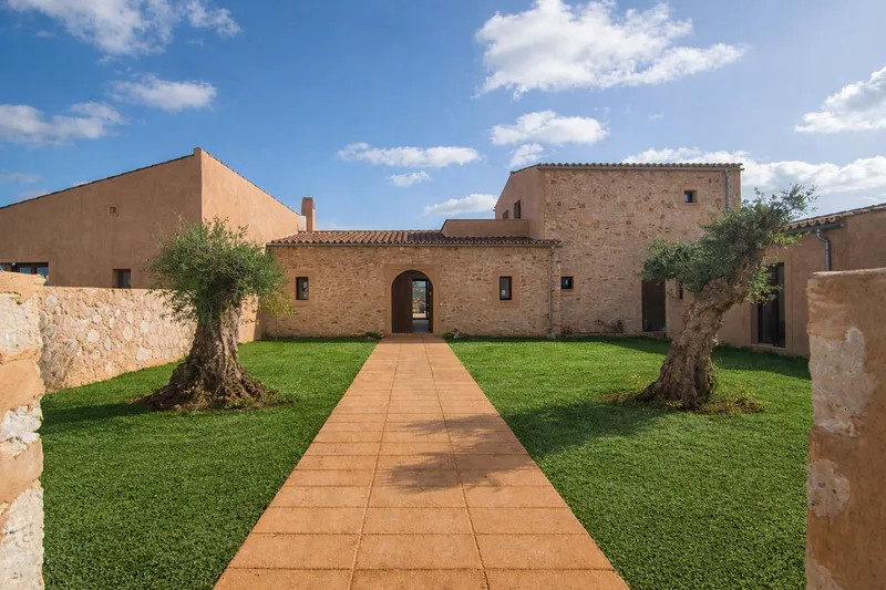 Newly built rustic house in Santanyí — photo 1