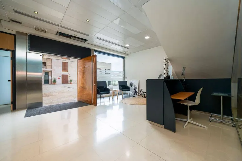 Office in Palma de Mallorca, Province of Balearic Islands — photo 2