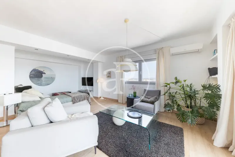 Designer penthouse with 120 m² of terraces and sea views for sale in S'Escorxador — photo 2