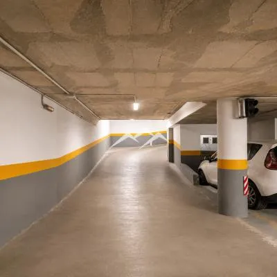 Parking space with storage room — photo 1
