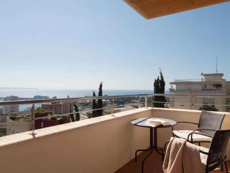 Luxury Penthouse with Panoramic Sea Views and Private Roof Terrace in La Bonanova, Palma — photo 9