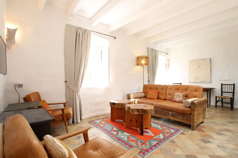 Town house for sale in Pollença, Mallorca, with landscaped patio garden and ETV holiday rental licence. A charming 4-bedroom property located in the heart of the old town. — photo 10