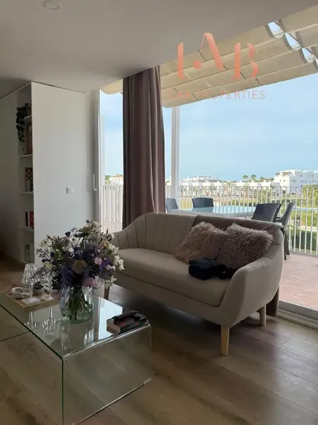 Te presentamos esta atractiva vivienda situada en Cala d’Or, una propiedad que destaca especialmente por sus amplios espacios exteriores y p — photo 6