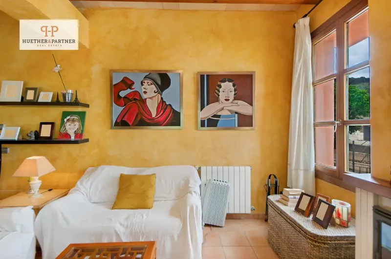 This spacious detached house is located in a quiet area at the foot of the Serra de Tramuntana, a World Heritage Site — photo 7