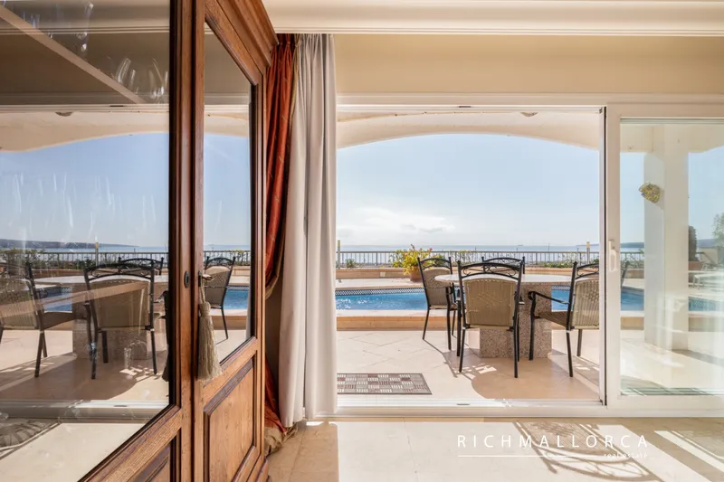 Exclusive Seafront Apartment with Private Pool in Portals Nous — photo 11