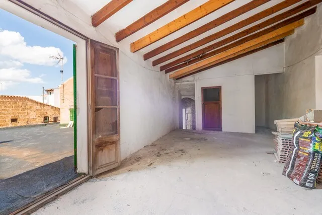 Charming town house with guest house for sale in Sa Pobla, Mallorca — photo 11