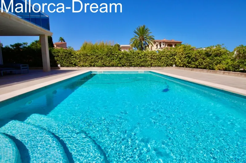 Sa Coma: Dream chalet close to the beach with pool, underground garage, 8 bedrooms and 4 bathrooms — photo 3