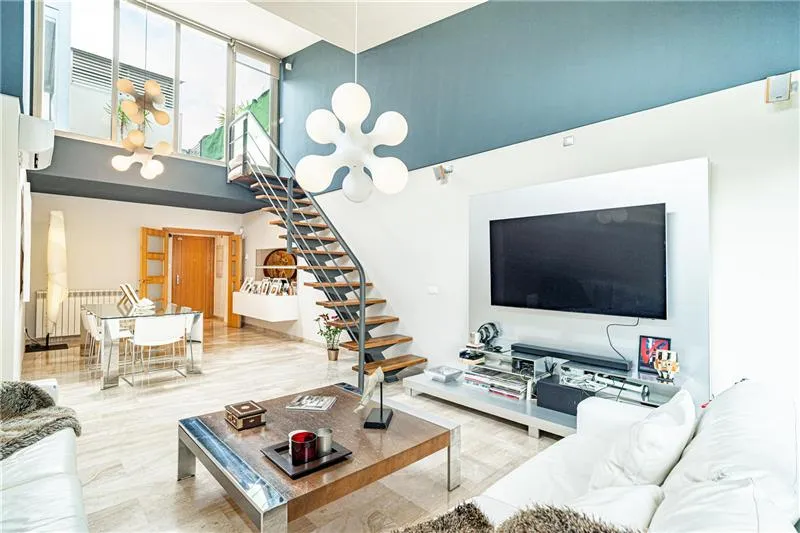 Designer penthouse of approx. 240 m² in a residential complex with a swimming pool in the Zona Colegios area — photo 5