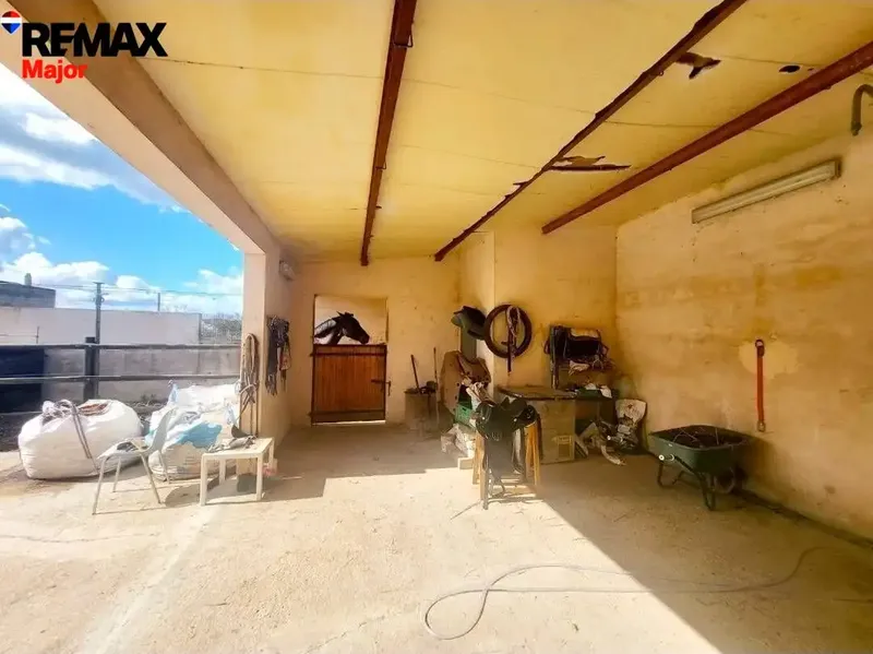 Important: This property is in an illegal state and does not have a certificate of occupancy at the moment. The regularization process is — photo 4