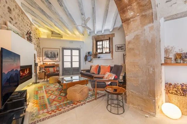 Stylish town house with pool for sale in the centre of Pollensa, Mallorca — photo 3