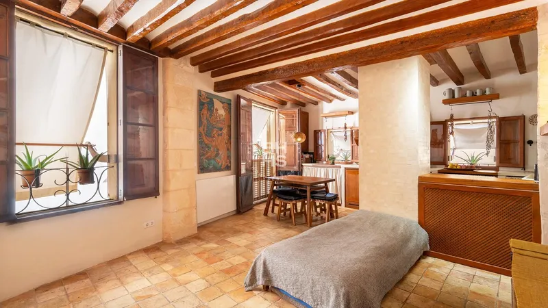 Triplex for sale in La Seu — photo 1