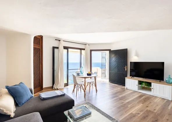 Flat / apartment in Calle de la Palmera, Peguera, Calvià — photo 2
