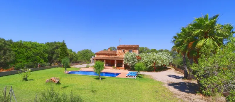 Rustic Finca with holiday rental licence in Campos — photo 1