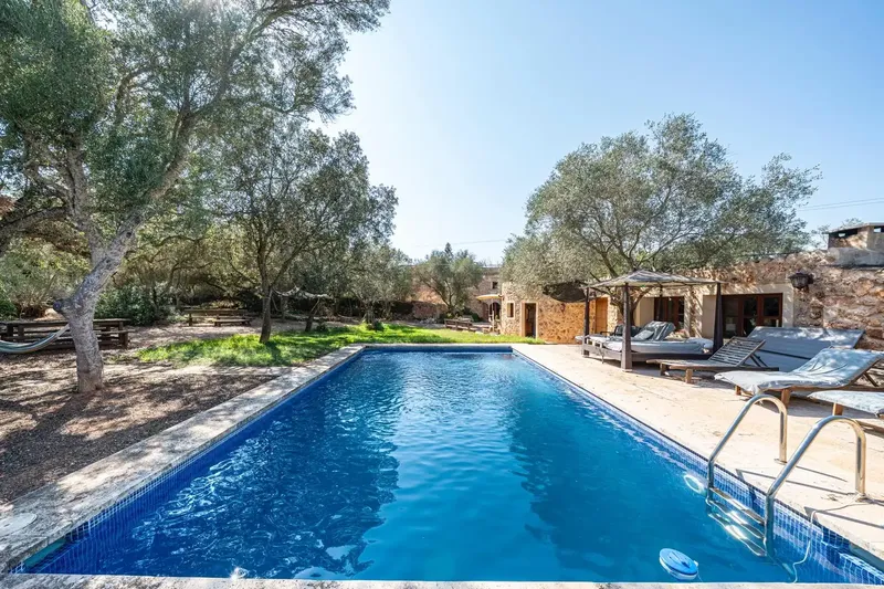 Charming country villa in Campos (Balearic Islands) on a 12,000 m2 plot with 340 m2 of built area, private pool and — photo 4