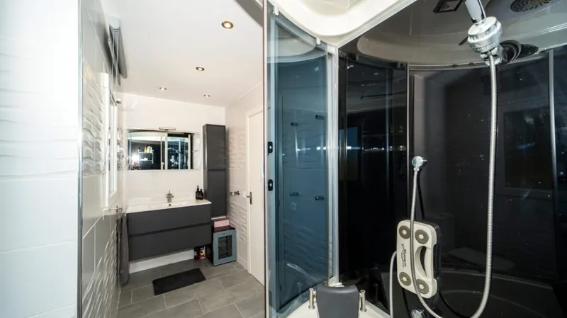Attractive modern villa, with lovely sea views, in a tranquil location just minutes’ walk to the fine sandy beaches of Portals Vells – for sale — photo 11