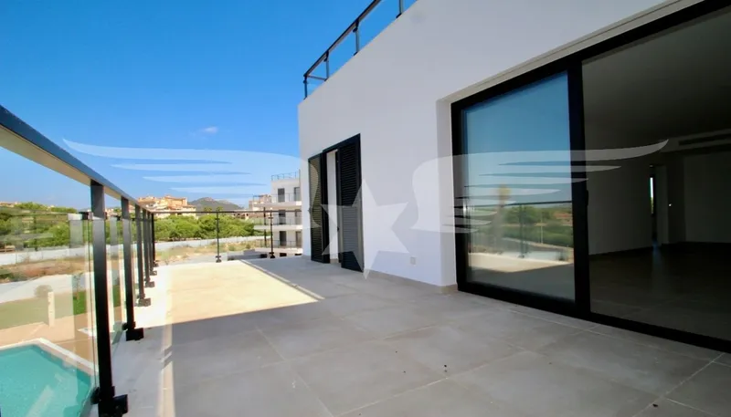 New-build penthouse with XL roof terrace and pool area — photo 1