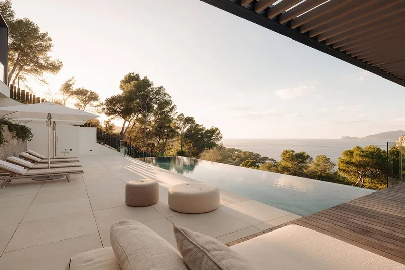Modern luxury villa with breathtaking sea and panoramic views — photo 3