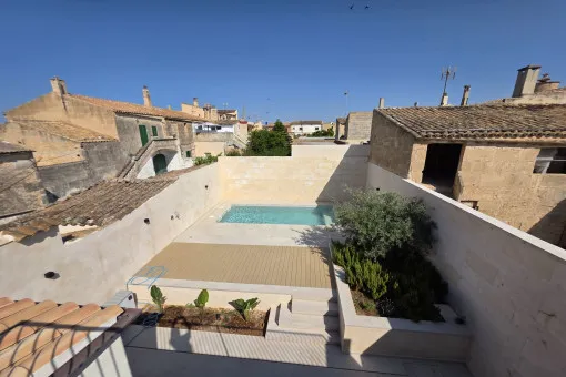 Ses Salines, Elegant Townhouse with Heated Saltwater Pool and Spacious Patio in the Heart of Ses Salines — photo 11