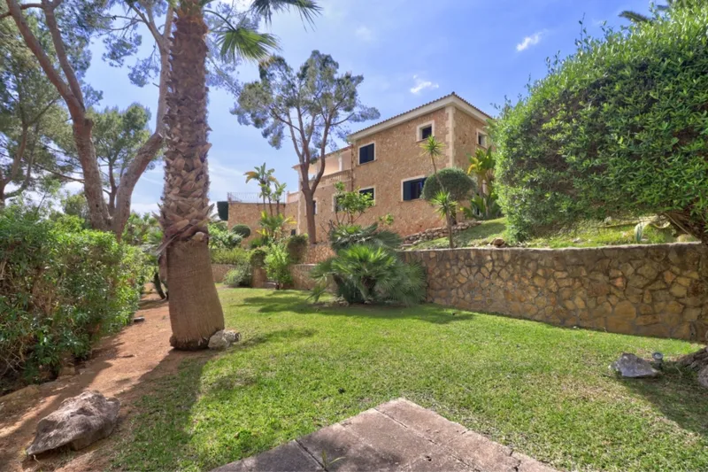 Mediterranean villa with sea views, pool and garden - Villa with large garden (15223) — photo 1