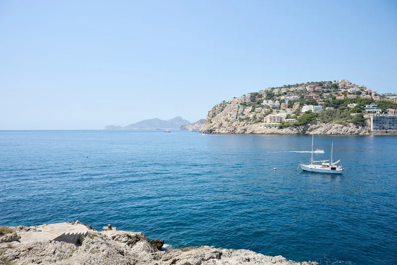 Unique finca-style villa with private sea access and tennis court in Puerto de Andratx — photo 6