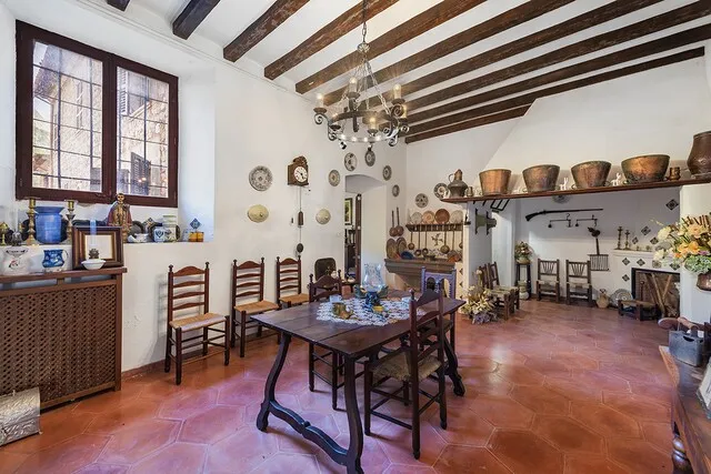 Unique and exceptionally large town house for sale in Fornalutx, Mallorca — photo 8