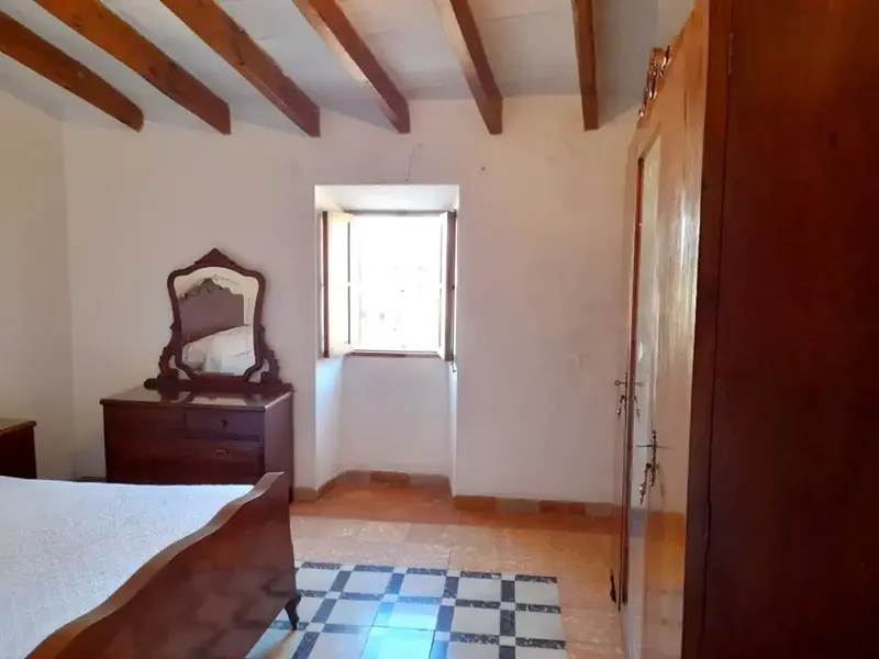 Unlock the potential of this townhouse in a coveted Pollença Pueblo — photo 4