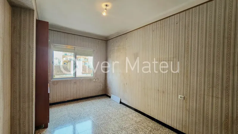 Fifth floor with elevator in Bons Aires area, just 10 minutes from the center. It has 105 m² usable with 4 bedrooms, three double — photo 11