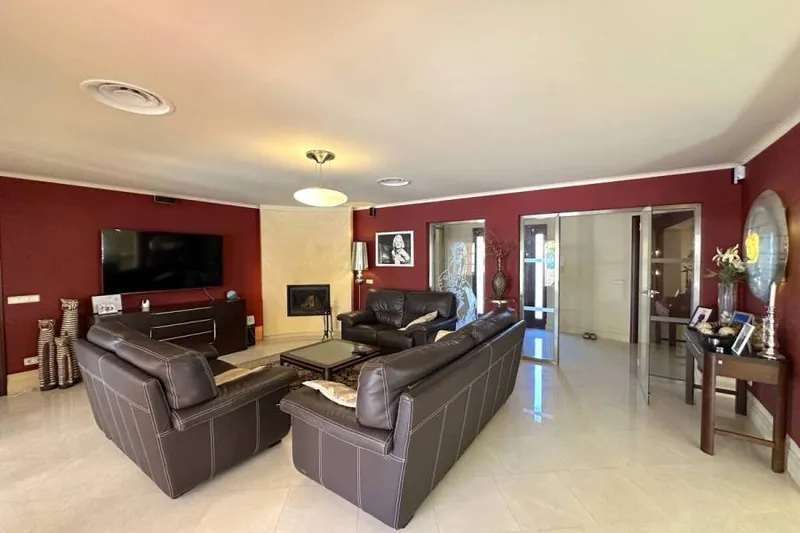 Exclusive Villa with Sea Views and Contemporary Design in Vallgornera — photo 2
