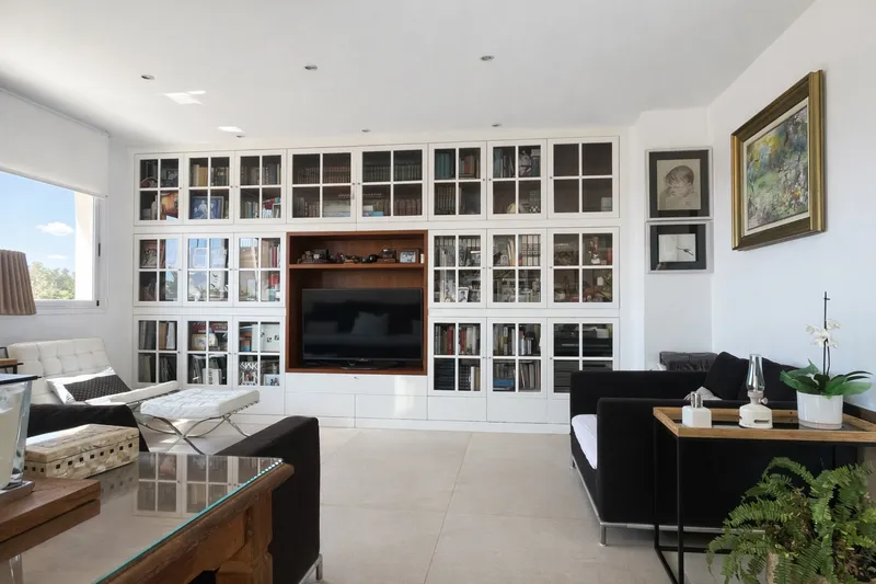 Duplex with private garden and pool with partial sea views in Bonanova — photo 4