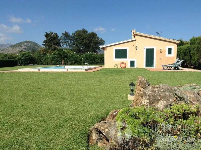 Villa — photo 1