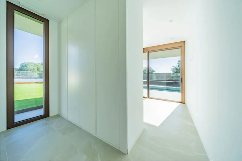 Villa with unobstructed distant views and perfect energy balance — photo 12