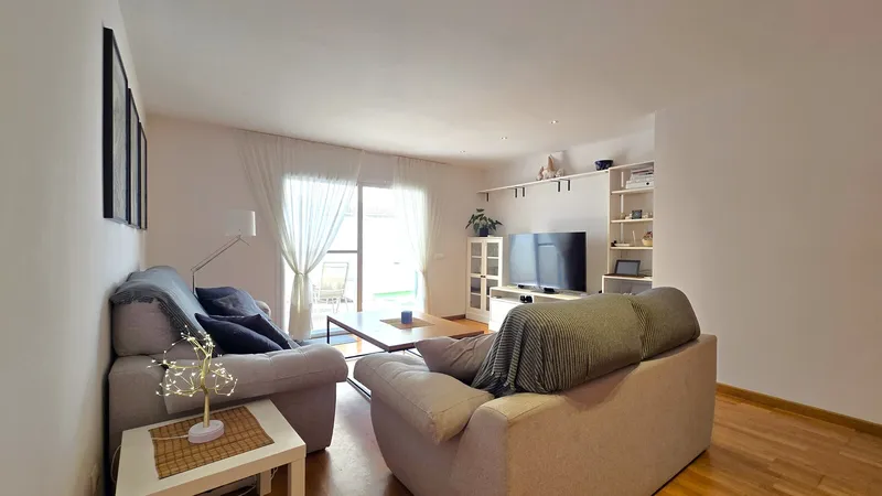 VE-JHRE067 – Beautiful Townhouse with 4 Double Bedrooms and Communal Pool — photo 9