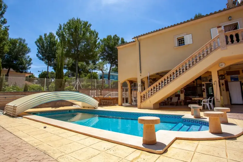 In one of the most coveted locations in Santa Ponsa, just a few minutes' walk from the beach, the marina and the golf course, you will find — photo 4
