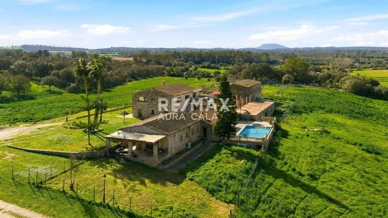 House — photo 1