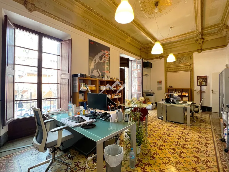 High-end commercial premises on emblematic street in Palma — photo 9