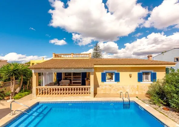 Detached house in Badia Blava-Badia Gran-Tolleric, Llucmajor — photo 1