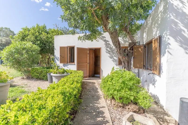 This charming finca embodies the original feeling of Mallorca: tranquility, nature, privacy and plenty of space to live — photo 4
