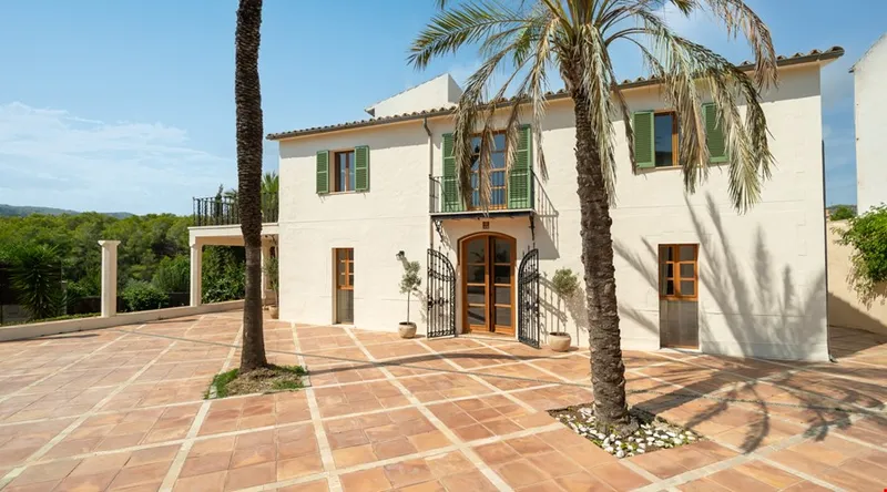 Historic eight-bedroom estate with guest apartment and mountain views in Palma — photo 1