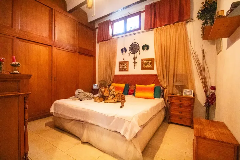 This enormous house in the Molinar neighborhood of Platja de Palma is an impressive property characterized by its generous dimensions and its — photo 11